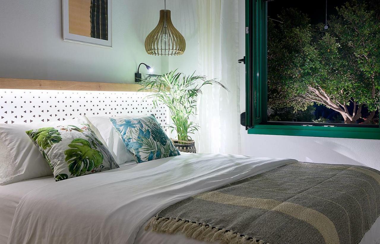 Beachfront Villa On Crete - Kirvas, Member Of Pelagaios Villas 코츠나리 외부 사진